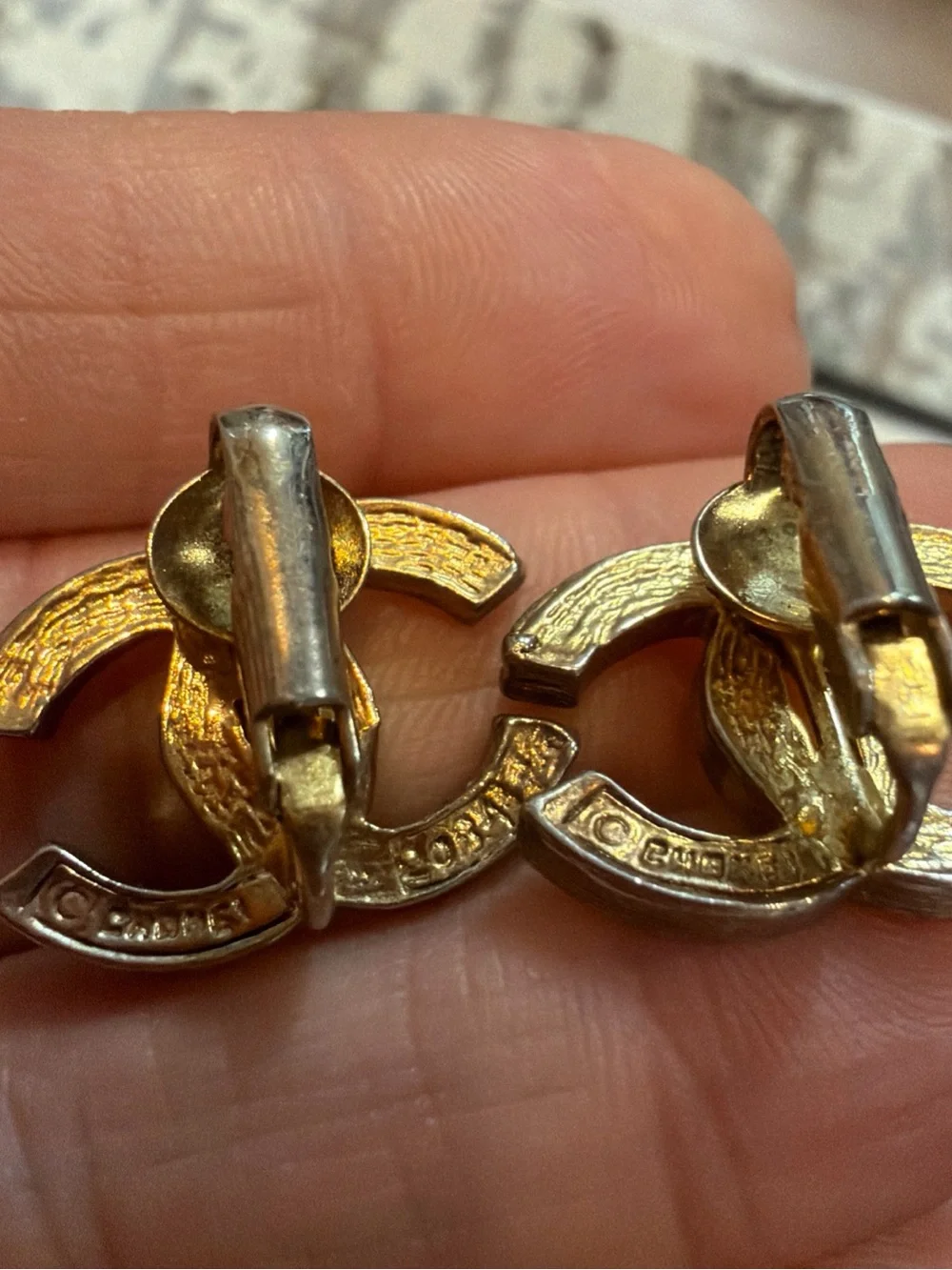CHANEL CC Logos Rhinestone Clip-On Earrings Gold Tone 2084 Auth w/Box c1108